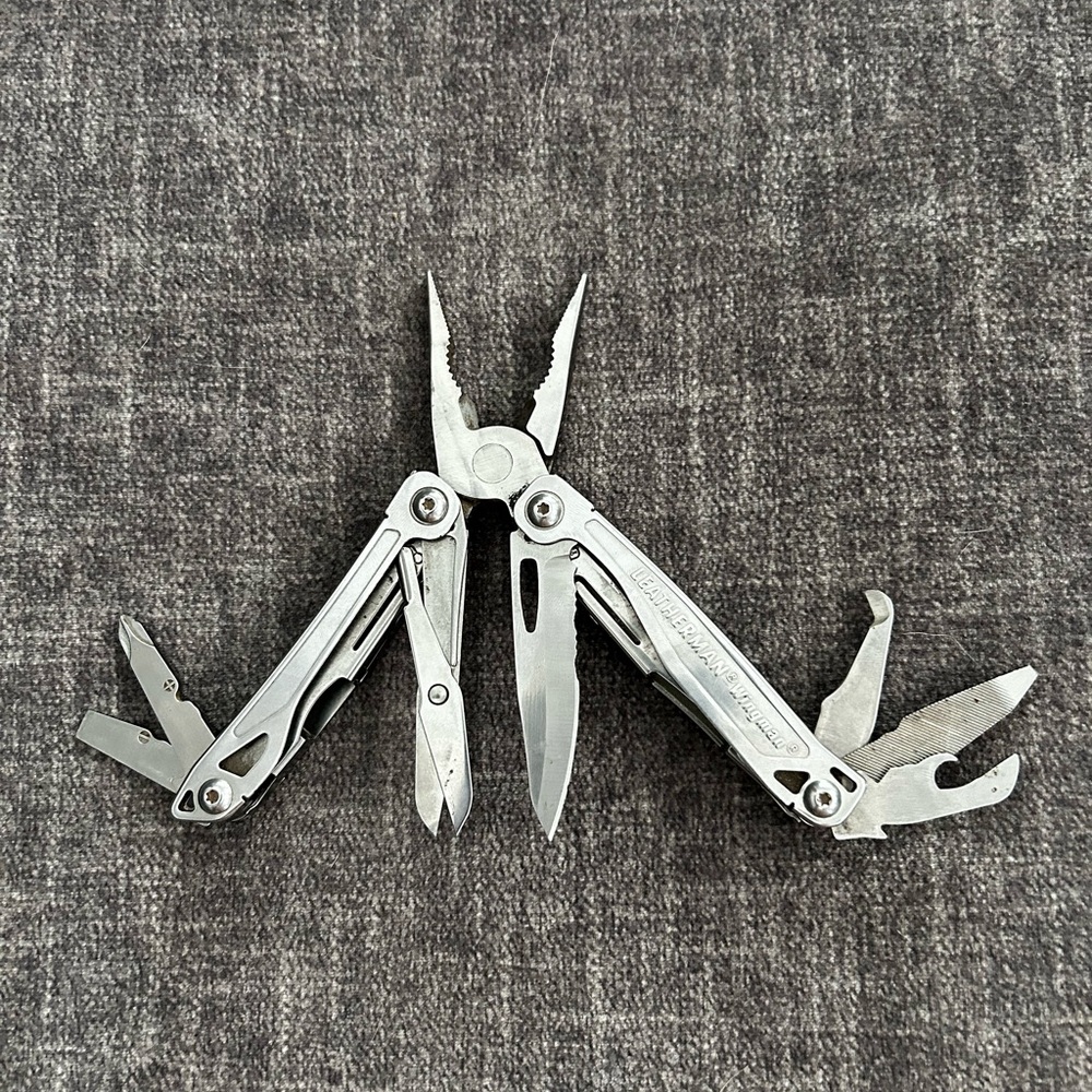 Leatherman “Wingman” Multitool